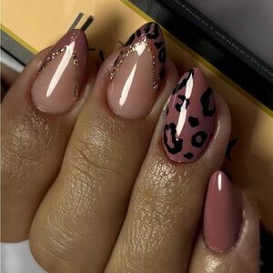 Made In Mauve Leopard Print Press On Nail Set NEW 🏷️